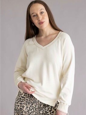 Thread & Supply Cream V-Neck Lightweight Long Sleeve Ribbed Shirt Size Medium